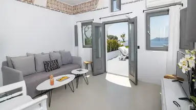 Ikies Santorini