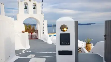 Ikies Santorini