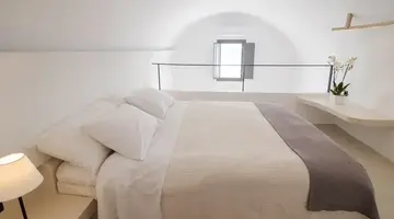 Ikies Santorini