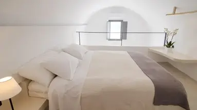 Ikies Santorini