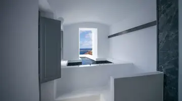 Ikies Santorini