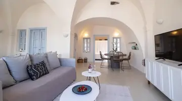 Ikies Santorini