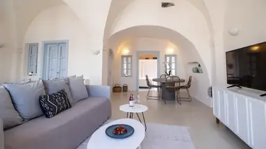 Ikies Santorini