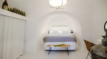 Ikies Santorini