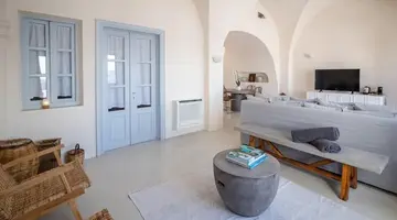 Ikies Santorini