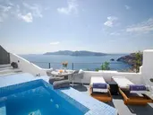 Ikies Santorini