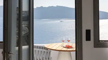 Ikies Santorini
