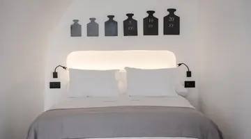 Ikies Santorini