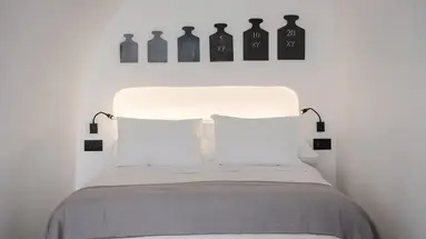 Ikies Santorini