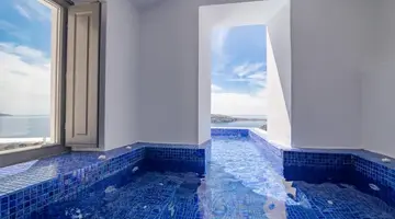Ikies Santorini