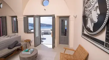 Ikies Santorini