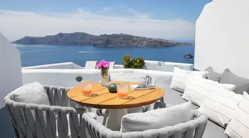 Ikies Santorini
