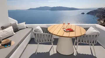 Ikies Santorini