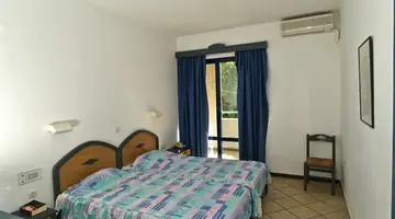 Ikones SeaFront Luxury Suites