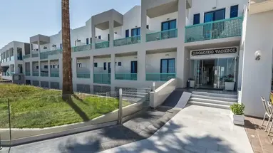 Ikones SeaFront Luxury Suites