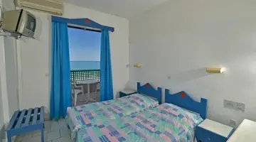Ikones SeaFront Luxury Suites