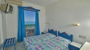 Ikones SeaFront Luxury Suites
