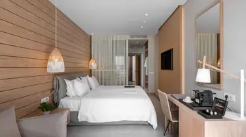 Ikones SeaFront Luxury Suites