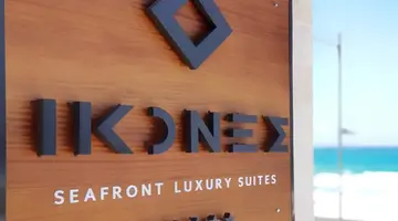 Ikones SeaFront Luxury Suites