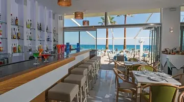 Ikones SeaFront Luxury Suites
