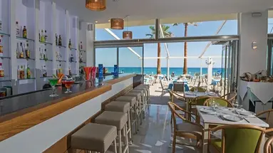 Ikones SeaFront Luxury Suites