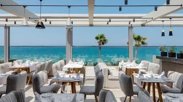 Ikones SeaFront Luxury Suites