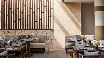 Ikos Porto Petro