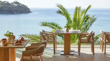 Ikos Porto Petro