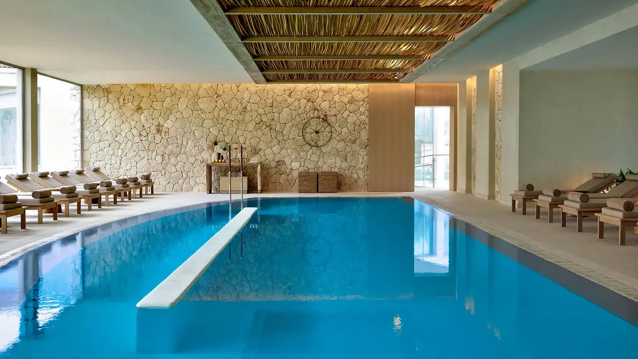 Ikos Porto Petro