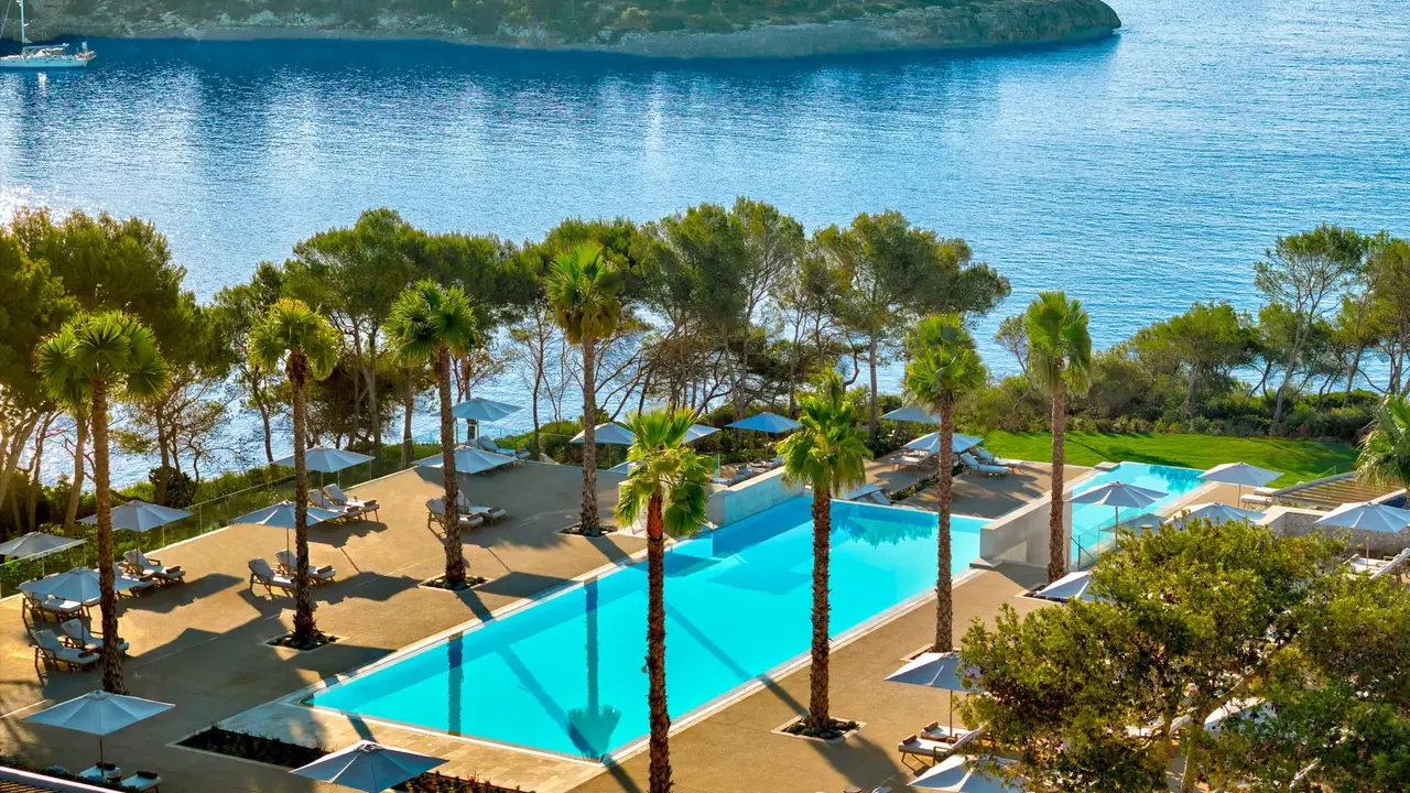 Ikos Porto Petro