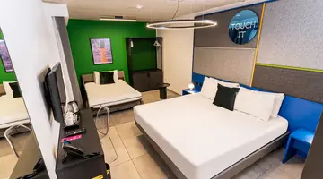 IKYK Hotel - IK Collection