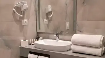 Iliad Hotel