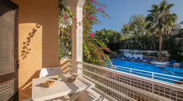 Iliostasi Beach Apartments