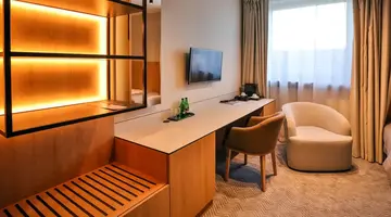Ilonn Hotel