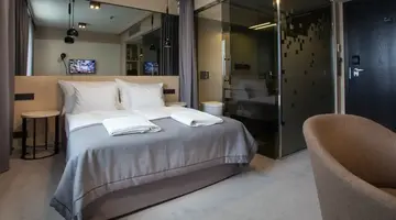 Ilonn Hotel