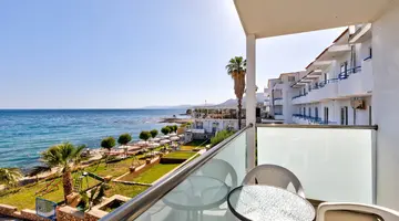 Ilyssion Hotel