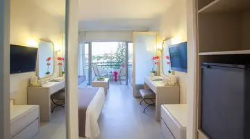 Imperial Island by Louis Hotels