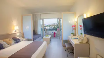 Imperial Island by Louis Hotels