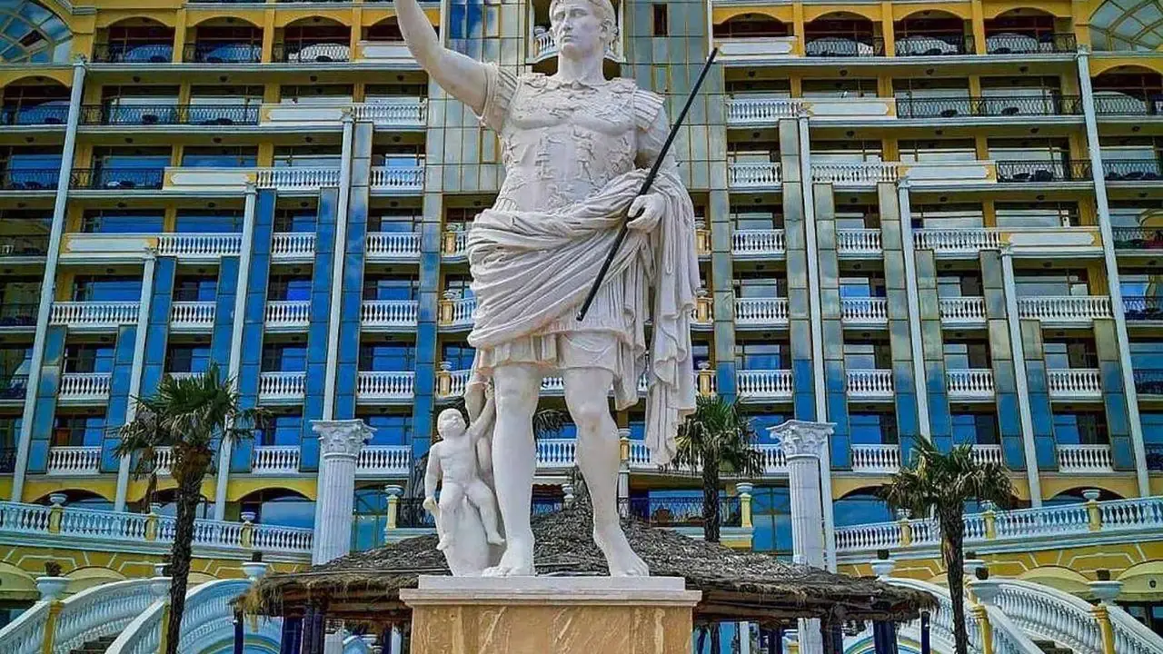 IMPERIAL PALACE ( EX. VICTORIA PALACE)