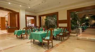Imperial Shams Abu Soma ****