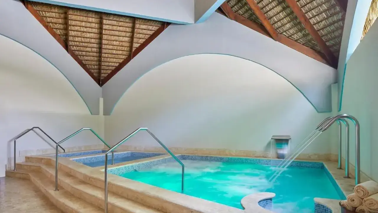 IMPRESSIVE PREMIUM RESORTS & SPAS