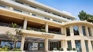 INMOOD AUCANADA HOTEL