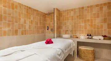INMOOD AUCANADA HOTEL
