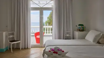 Inn & Art Hotel Gallery