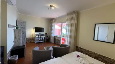 Inn & Art Hotel Gallery