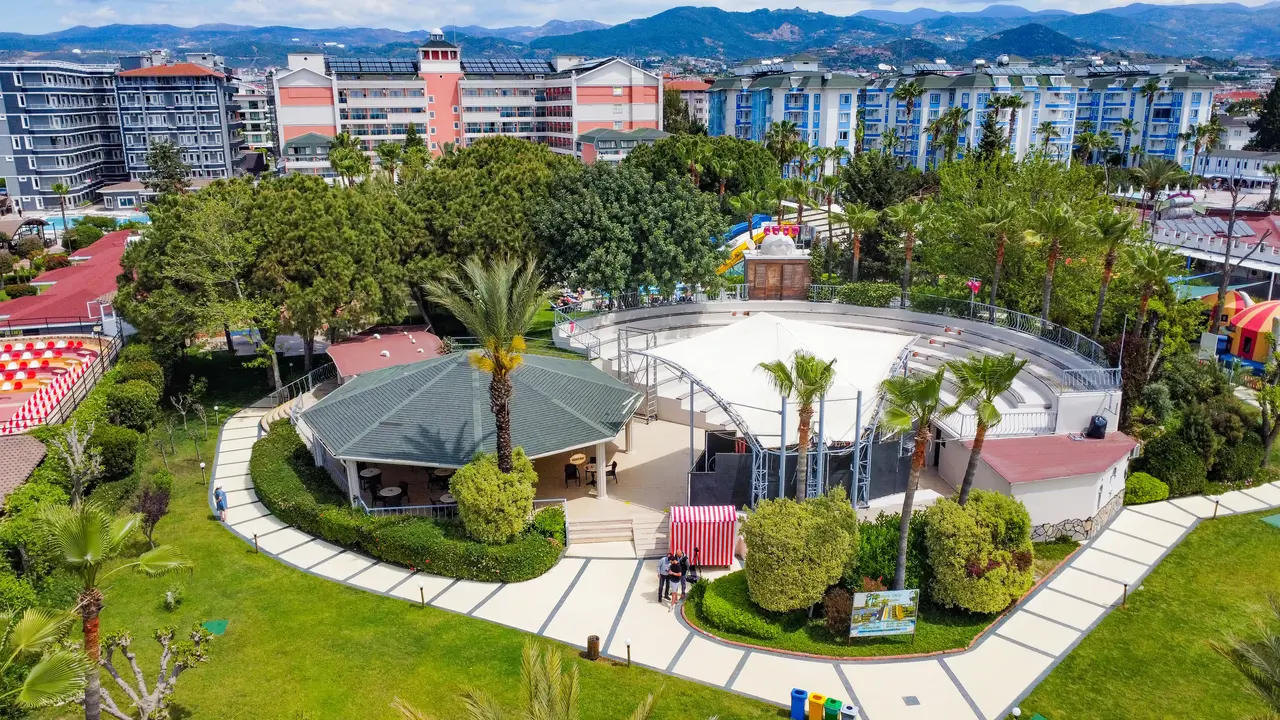 INSULA RESORT & SPA