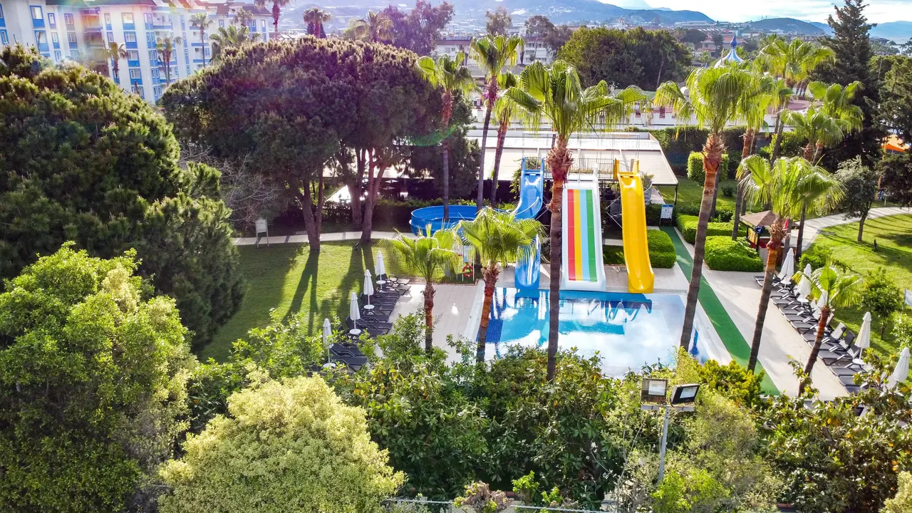 INSULA RESORT & SPA