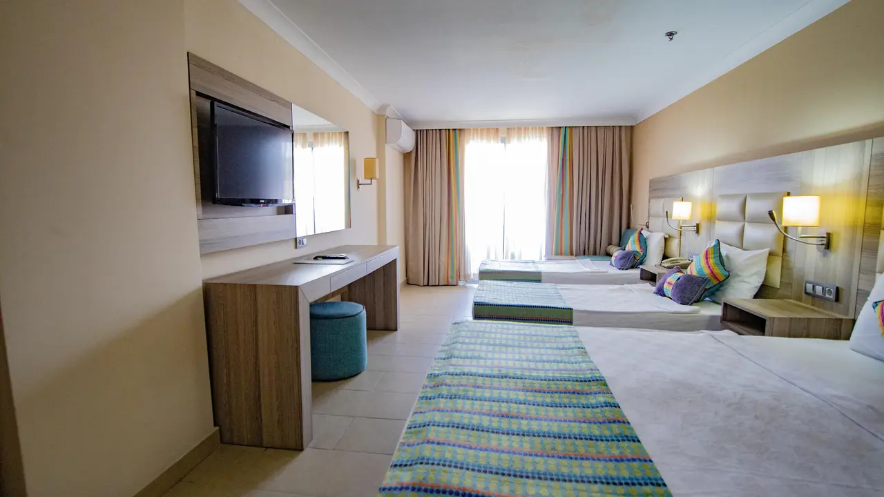INSULA RESORT & SPA
