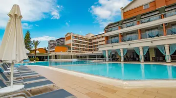 INSULA RESORT & SPA