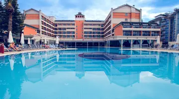 INSULA RESORT & SPA